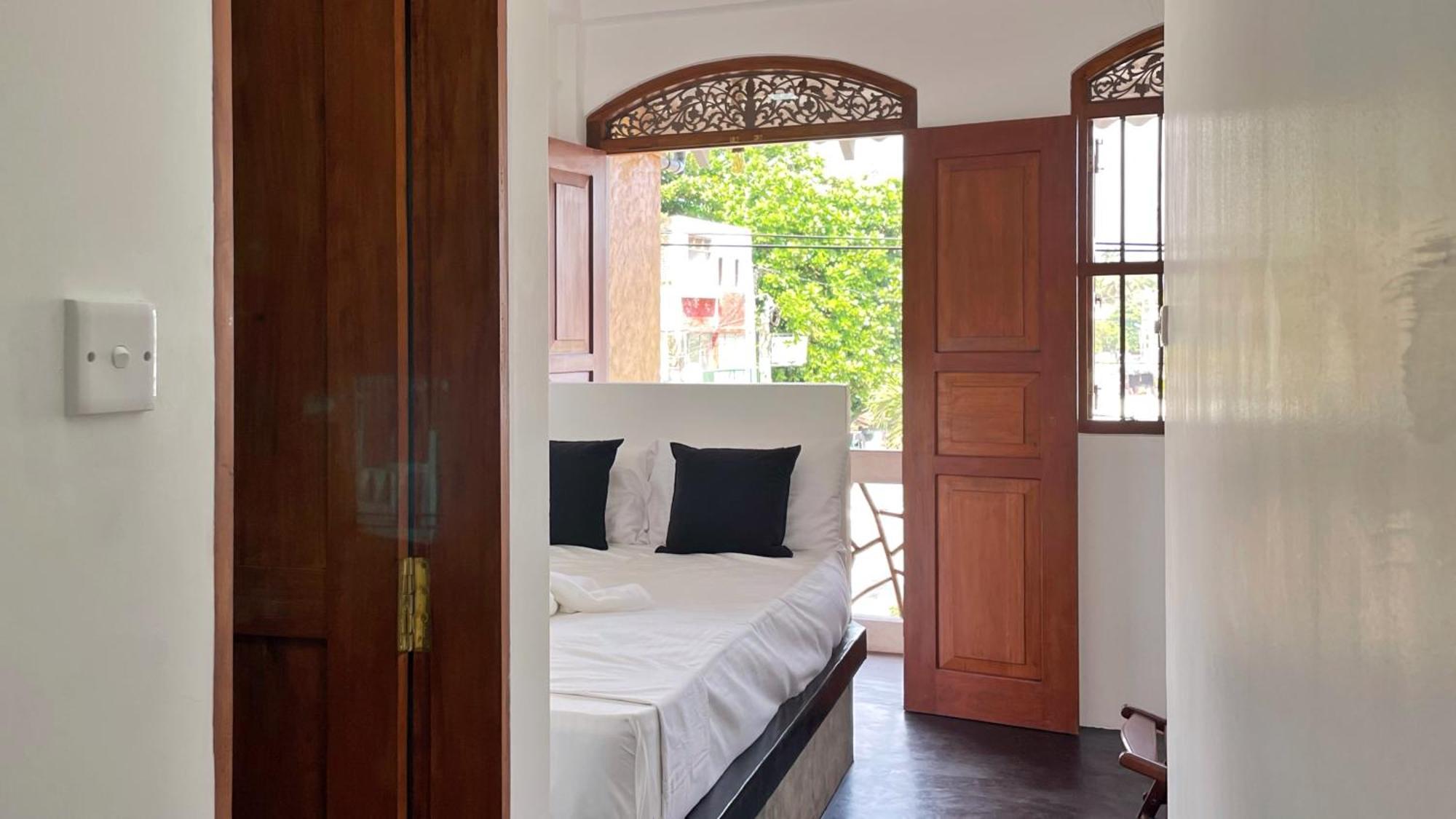 Heimathafen Hikka Apartment Hikkaduwa Ngoại thất bức ảnh