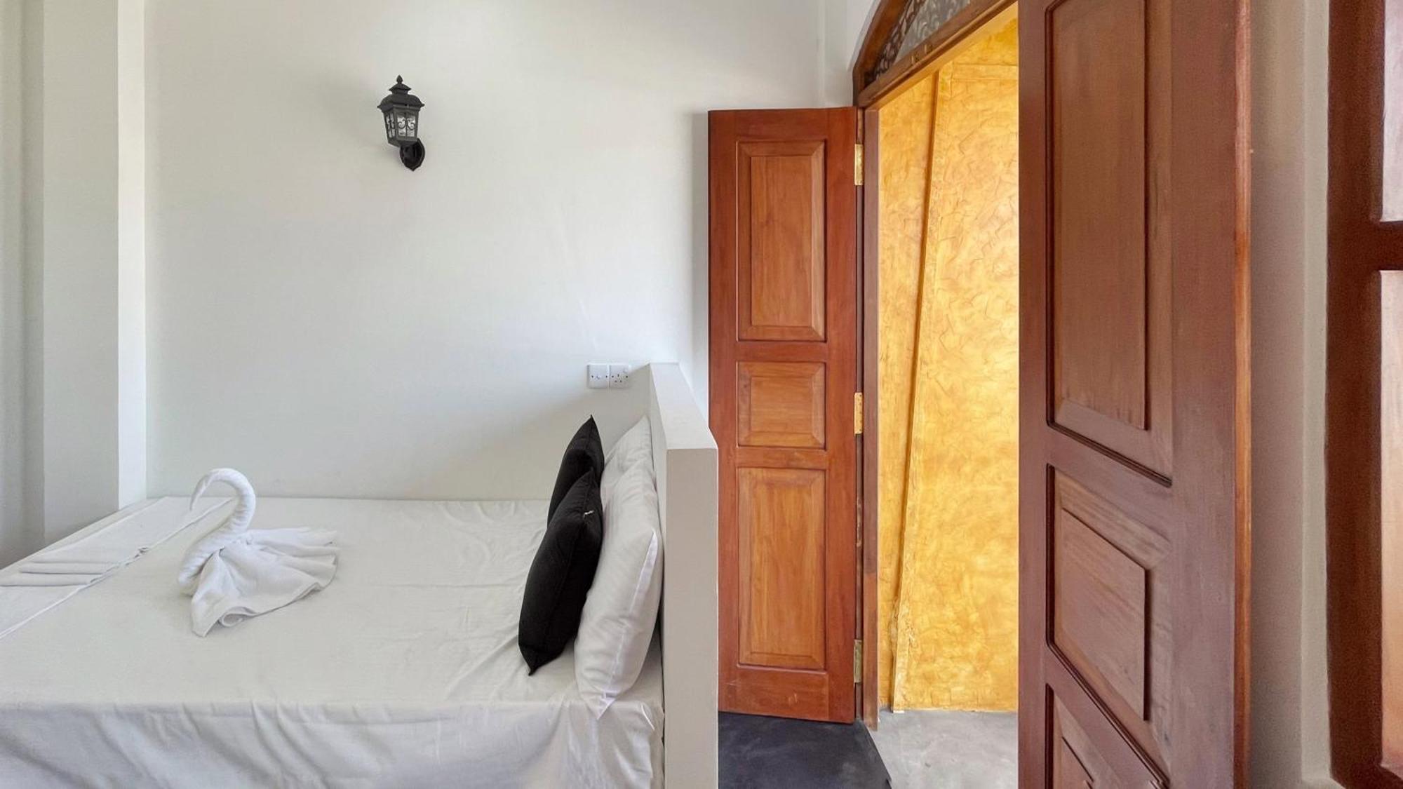 Heimathafen Hikka Apartment Hikkaduwa Ngoại thất bức ảnh