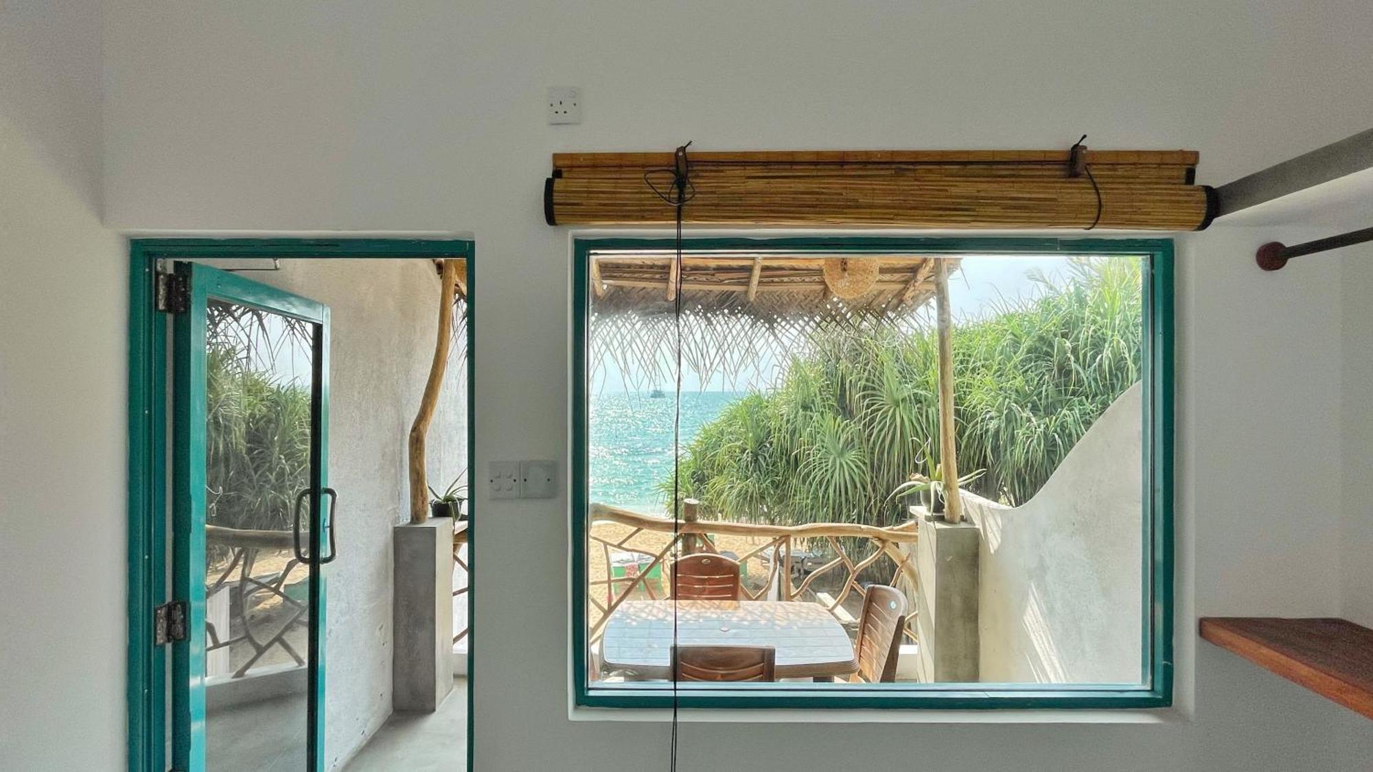 Heimathafen Hikka Apartment Hikkaduwa Ngoại thất bức ảnh