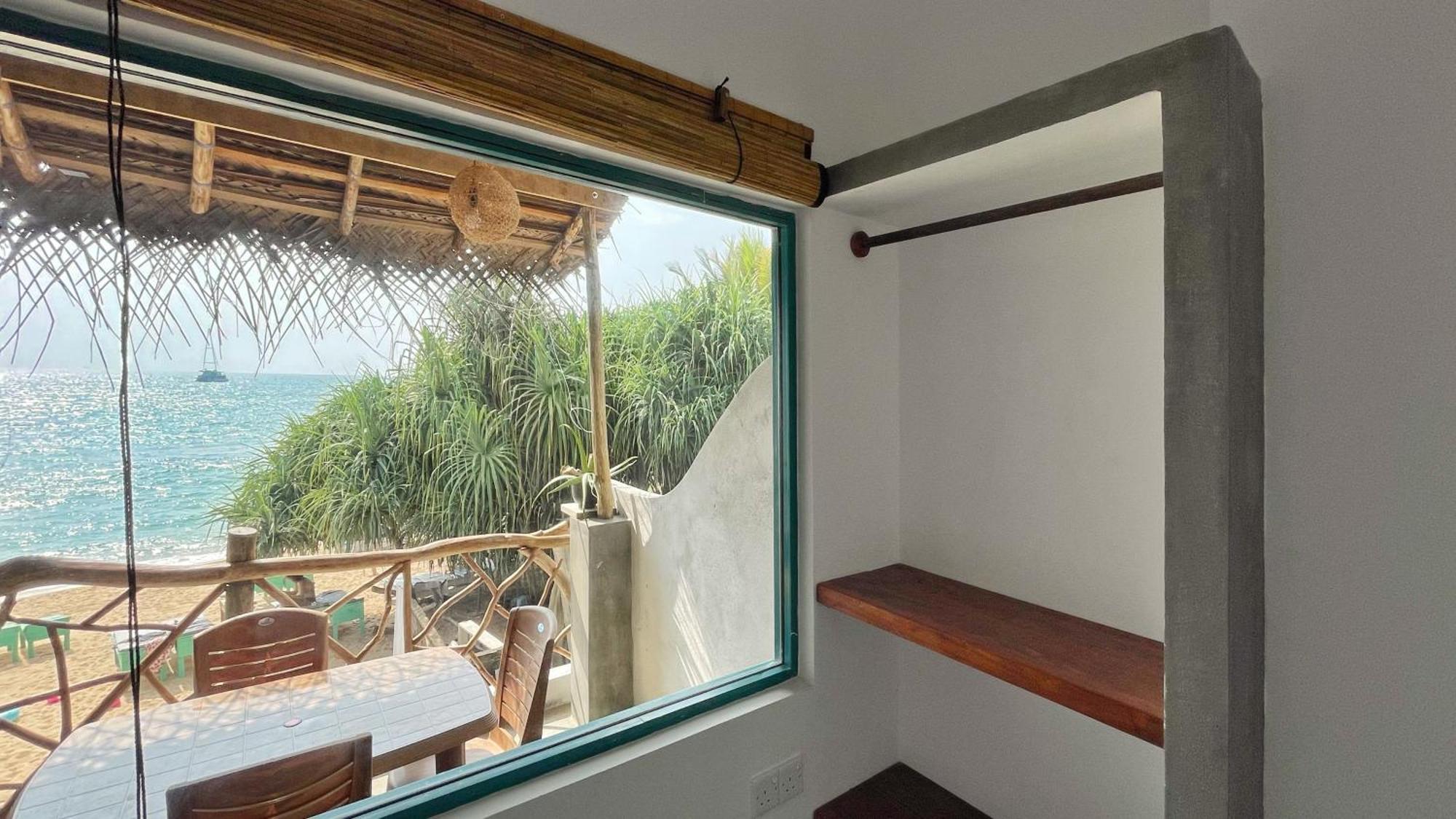 Heimathafen Hikka Apartment Hikkaduwa Ngoại thất bức ảnh